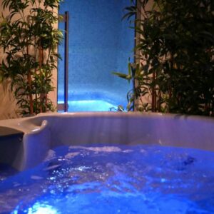 espace avec jacuzzi