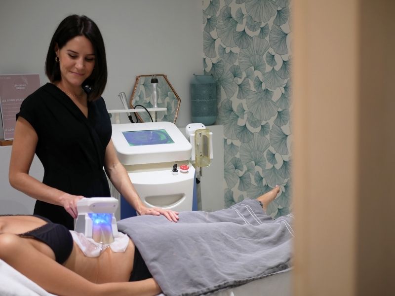 Séance de cryolipolyse à l'institut esthétique Ovale & Sens Montpellier